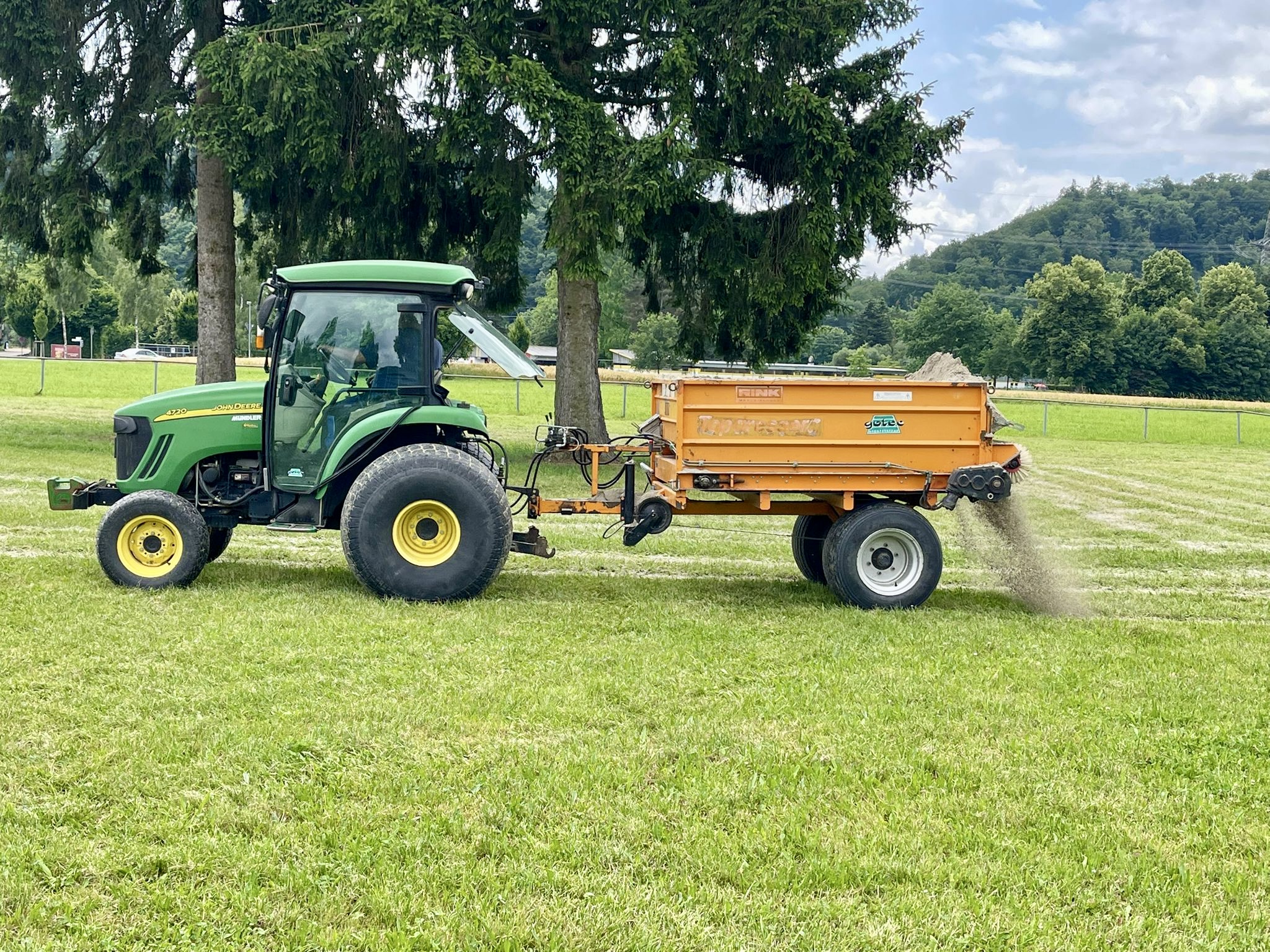 f64c9e10 0214 4f3e ba59 bf2a8852b8e1